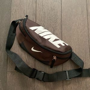 vintage brown nike crossbody bag !!